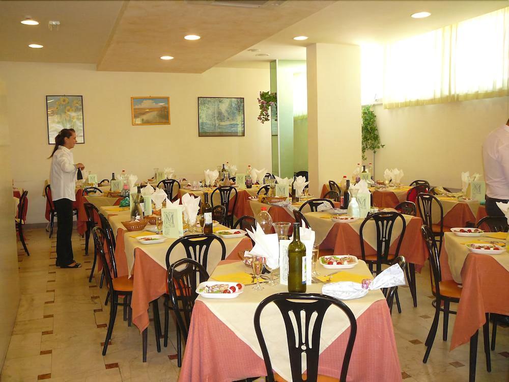 רימיני Hotel Madrid מראה חיצוני תמונה