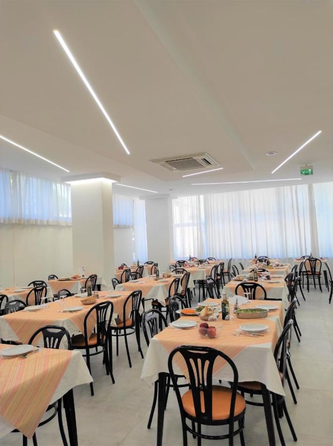 רימיני Hotel Madrid מראה חיצוני תמונה