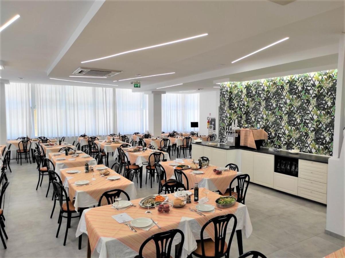 רימיני Hotel Madrid מראה חיצוני תמונה