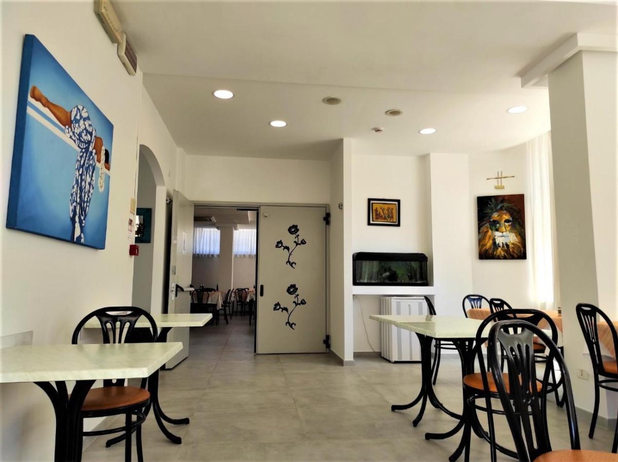 רימיני Hotel Madrid מראה חיצוני תמונה
