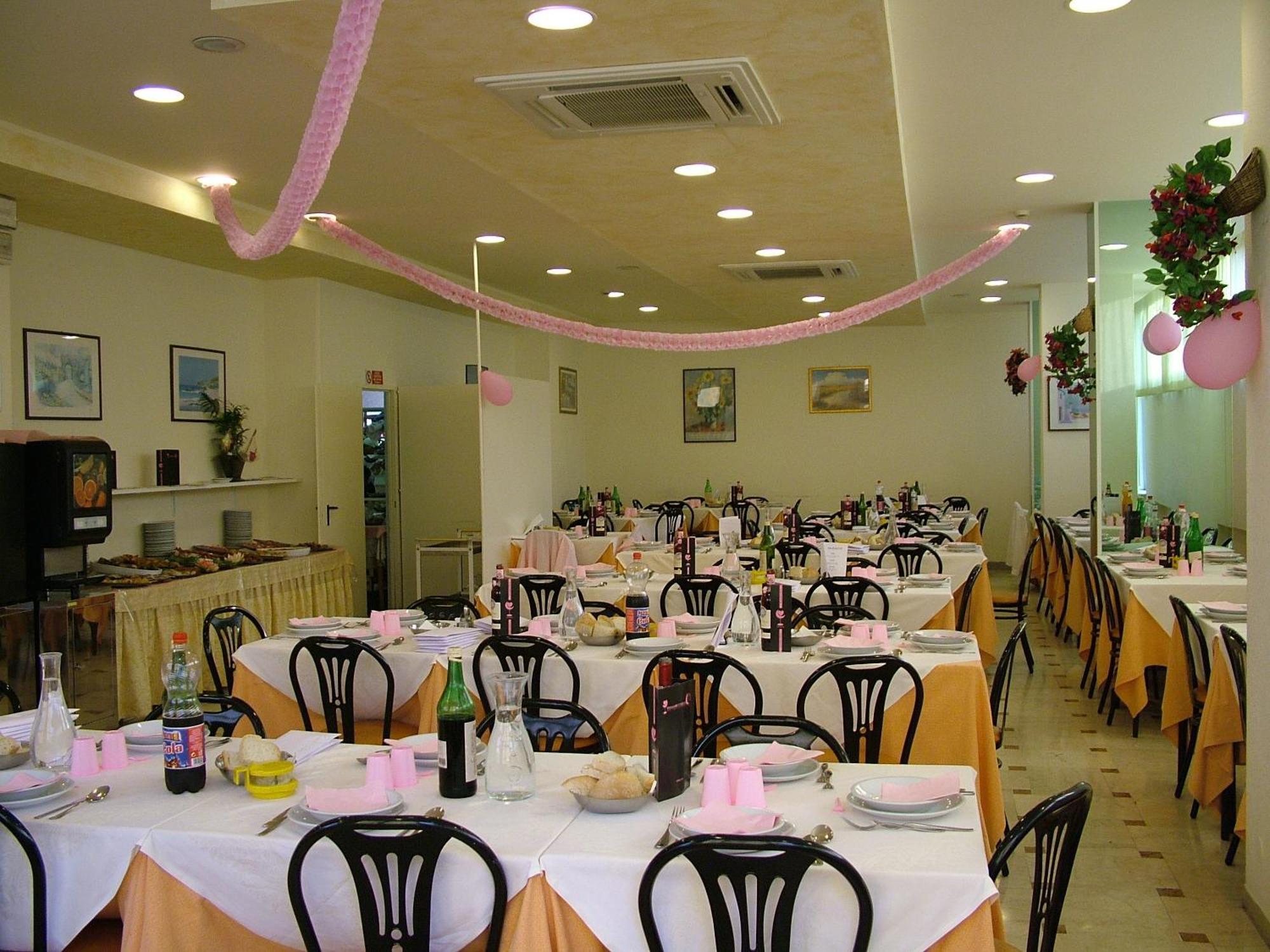רימיני Hotel Madrid מראה חיצוני תמונה