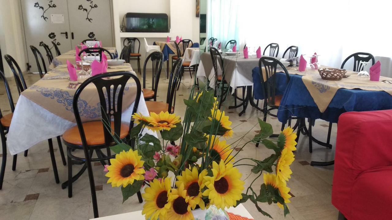 רימיני Hotel Madrid מראה חיצוני תמונה